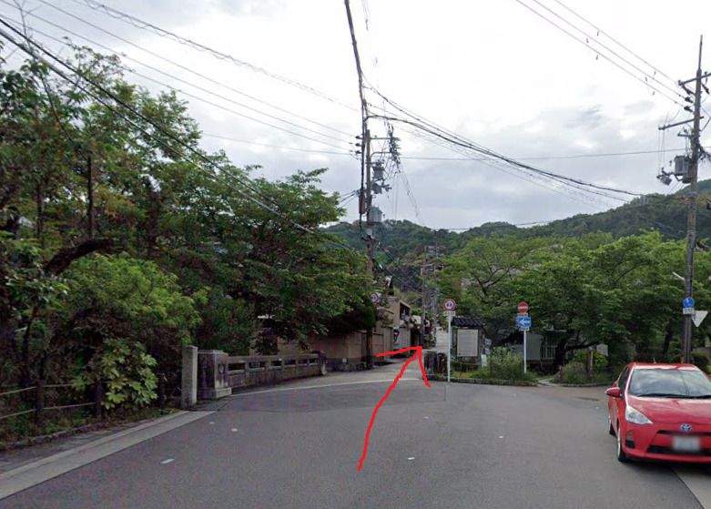 銀閣寺橋を渡ります。