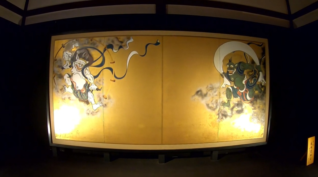 方丈（本堂）に入ると、まず目に飛び込んでくるのが「風神雷神図屏風（高精細複製）」。