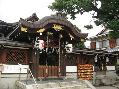 晴明神社の駐車場について 確実に近くに駐車するおすすめの方法を紹介します 関西のお勧めスポットのアクセス方法と楽しみ方