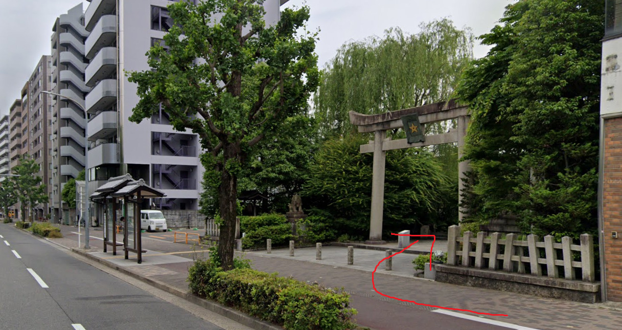 すぐ右側に、晴明神社が見えてきます。