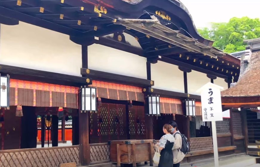 本殿でお祈りをしました