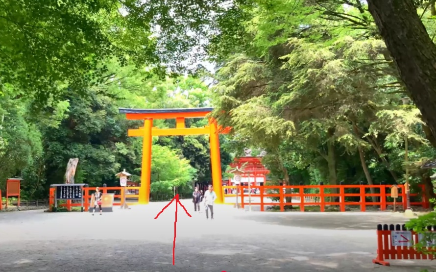 約400ｍ進むと、南口鳥居が見えてきました