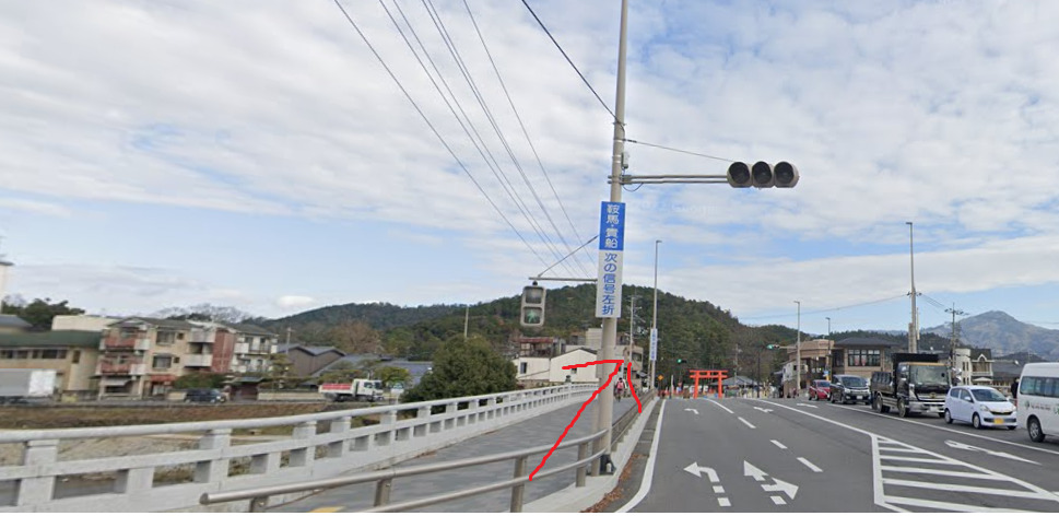 すぐの御薗橋を渡ります。