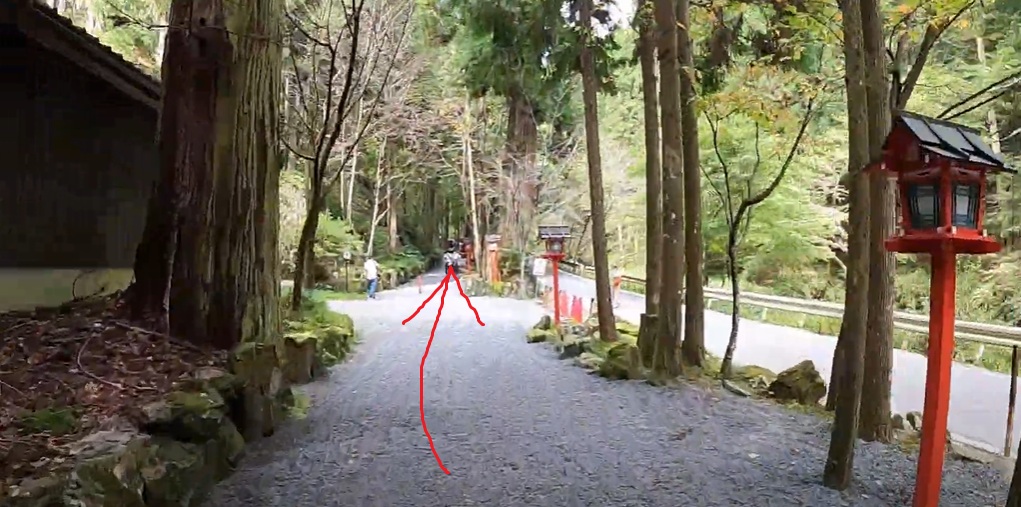 参道をどんどん進みます