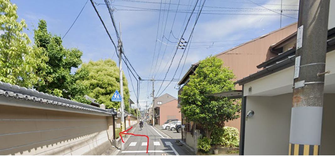 すると、すぐ左側に壬生寺が見えてきます。