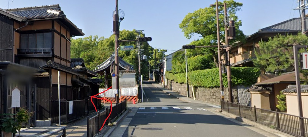 そして、すぐ先の1つ目の信号を左折します。