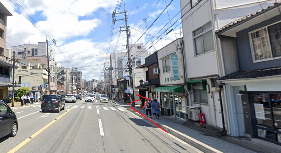 そして、1つ目の信号を右折します。