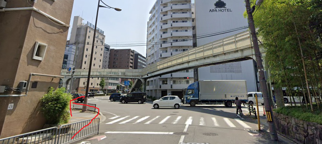 ここを左折します。