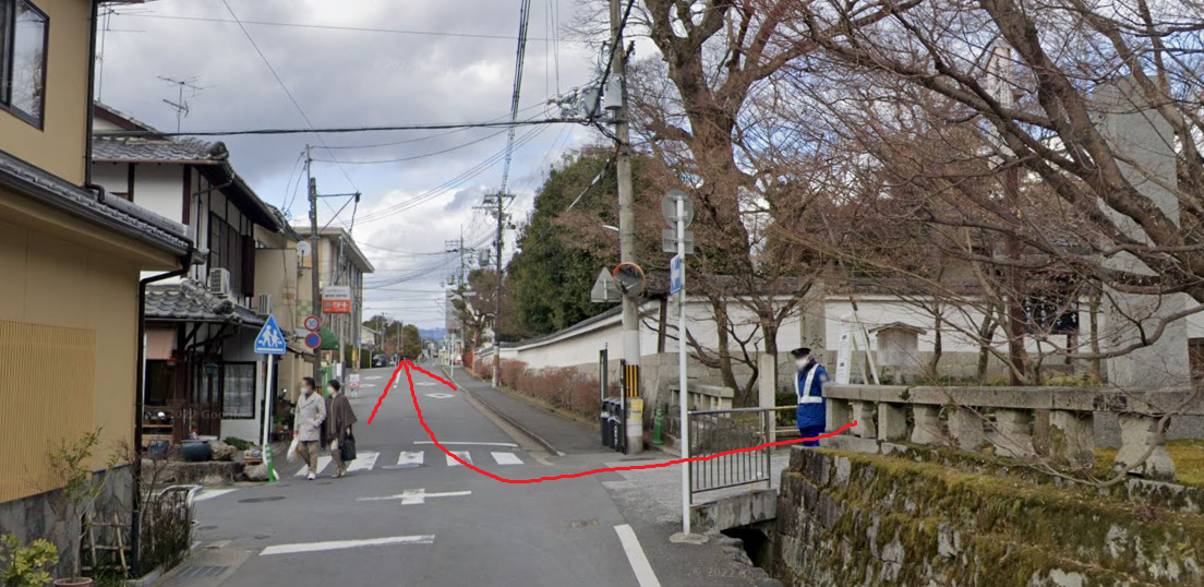 永観堂から右方向に進みます。