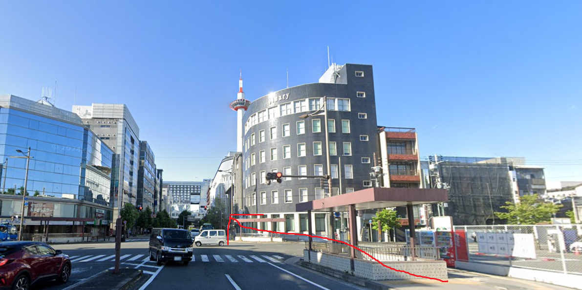 JR京都駅が見えてきます。