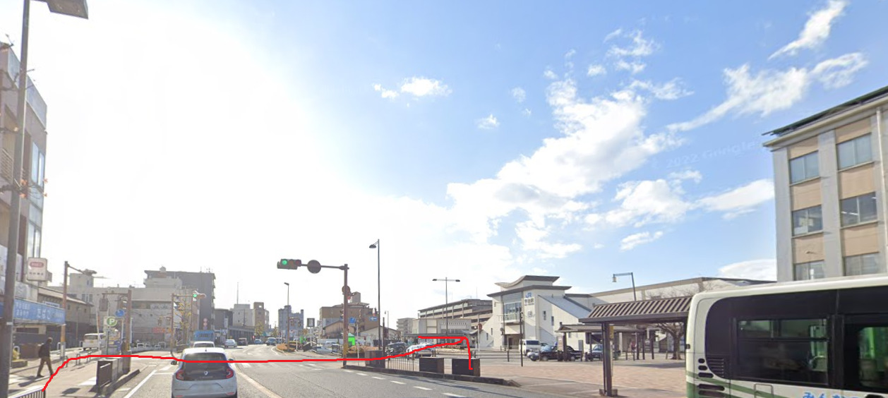 右側に、JR宇治駅が見えてきます。