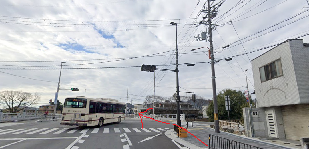 すぐの御薗橋を渡ります。