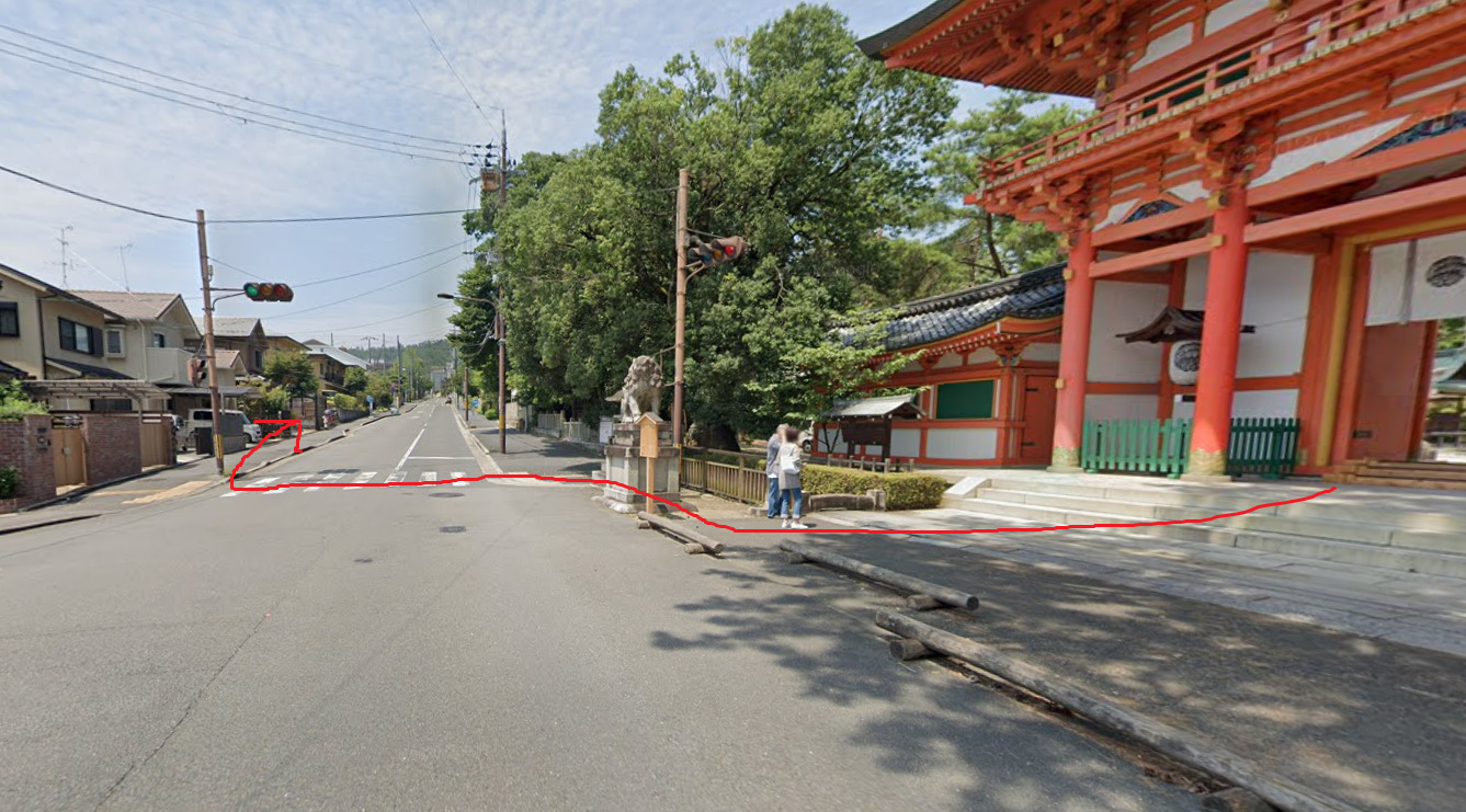 今宮神社の目の前の道を、右方向に進みます。