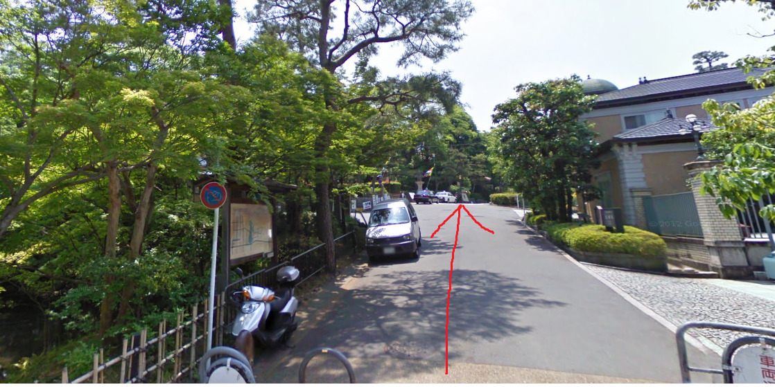 円山公園を真っすぐ進みます。公園を抜けても、真っすぐ直進です。