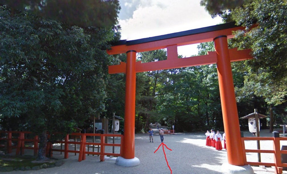 南口鳥居を通り、南下します