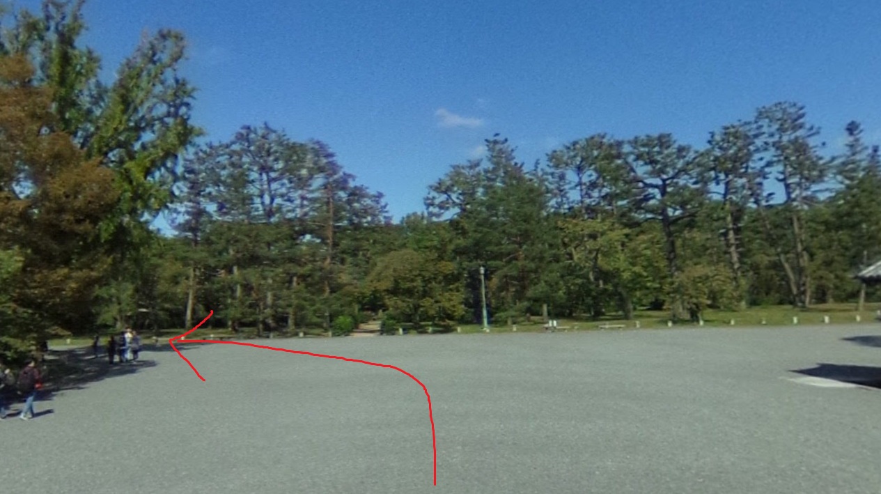 すぐに突き当たるので左折します。