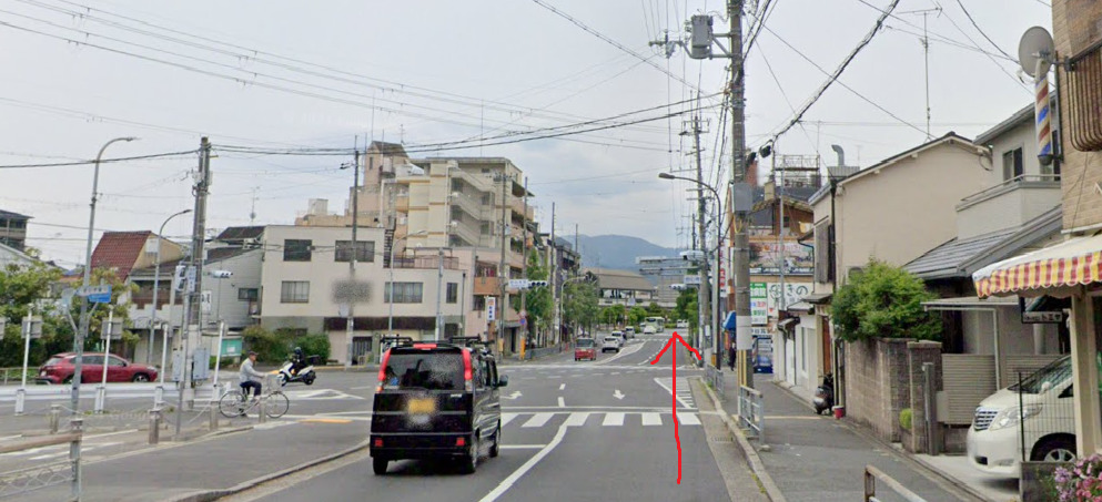 ここも道なりです。