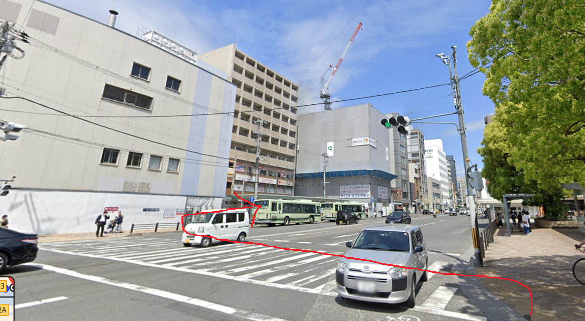 そして、反対側の歩道に移動すると、目の前が四条大宮バス停になります。