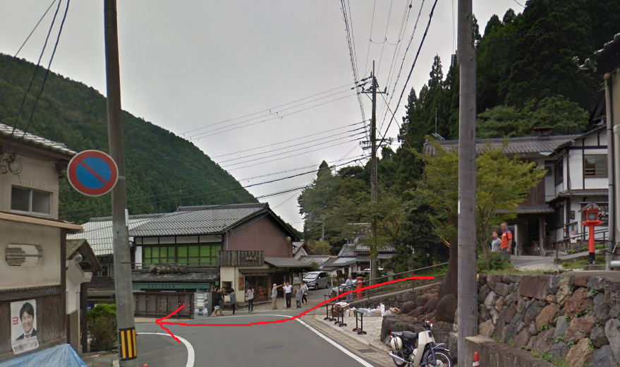 そして、目の前の道も直進です