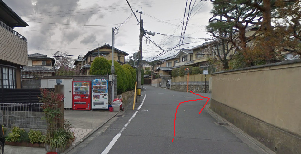 そして、約50ｍ先を右折します。