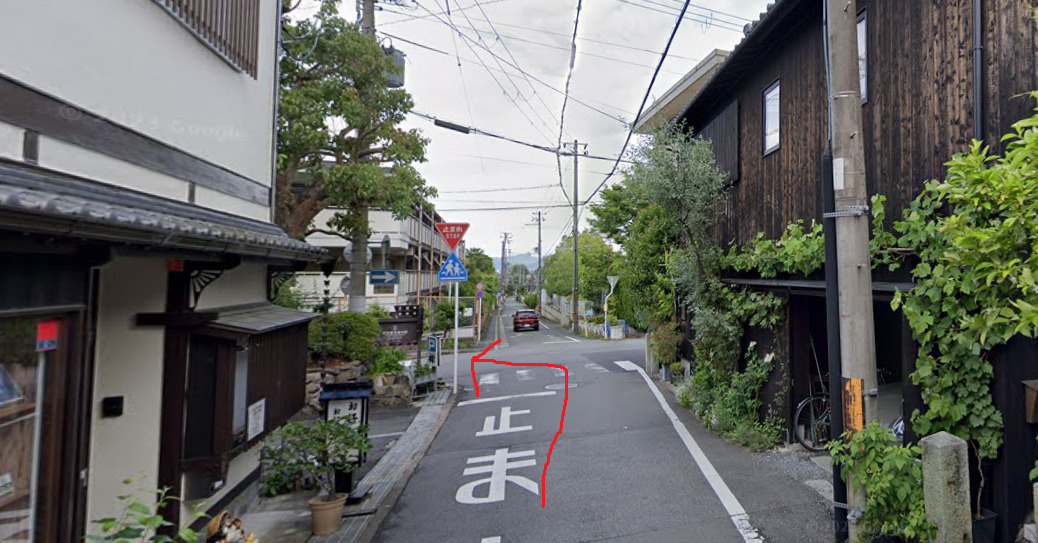 約200ｍ先を左折します。