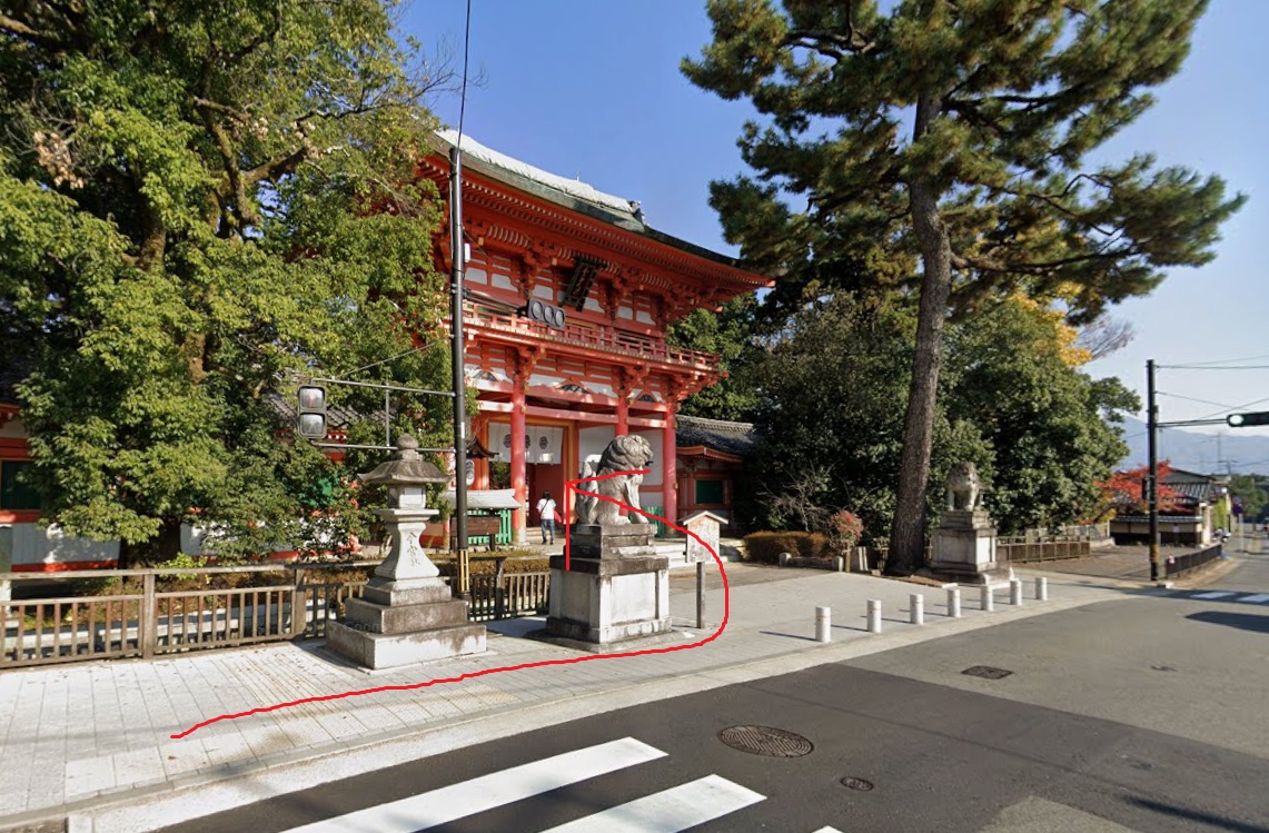 約200ｍ行くと、左側に今宮神社が見えてきます。