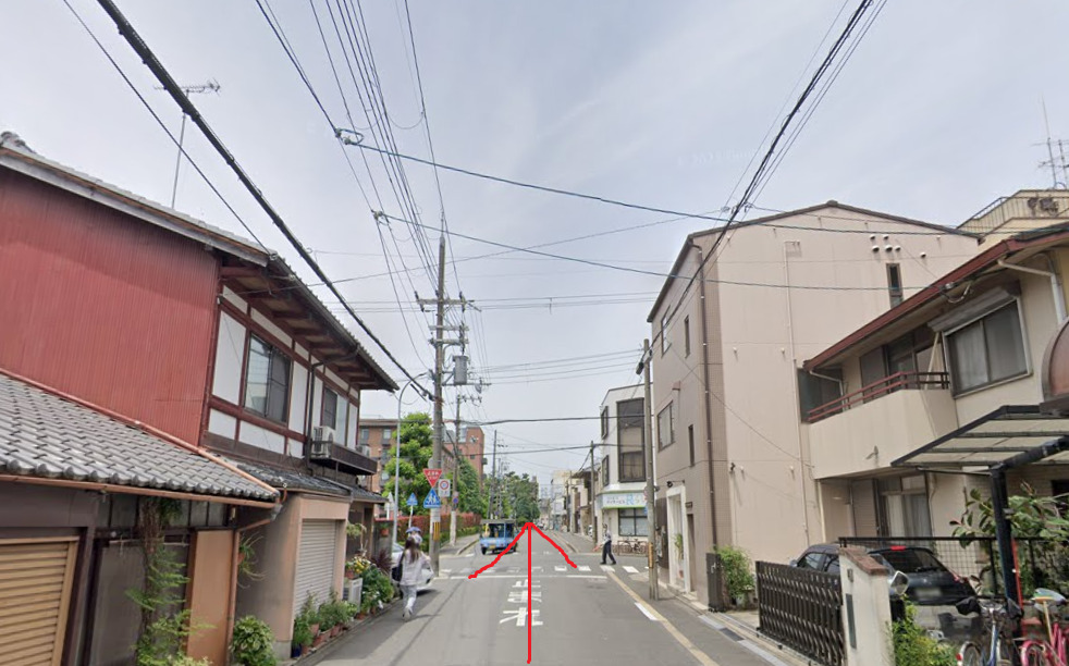 直進です。